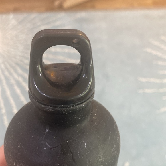 Stainless steel Lululemon water bottle - Picture 4 of 5